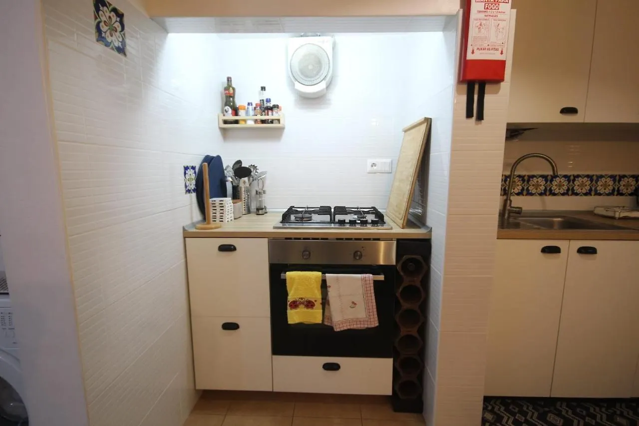 Antique M1 R1 - Amazing Double Room With Shared Bathroom In Marques Pombal Lisbon
